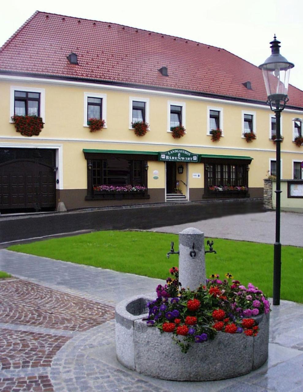 Landgasthof Barenwirt Petzenkirchen Buitenkant foto